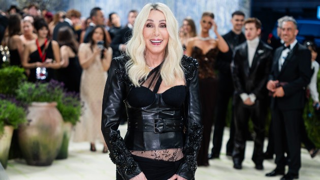 cherさん Mamma Mia! Cher turns 80 – 107.3 The Eagle